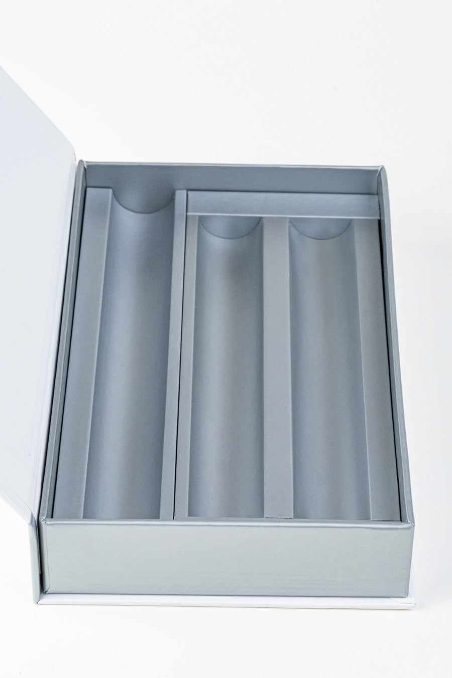 Silver Paper Cigar Box with Magnetic Closure